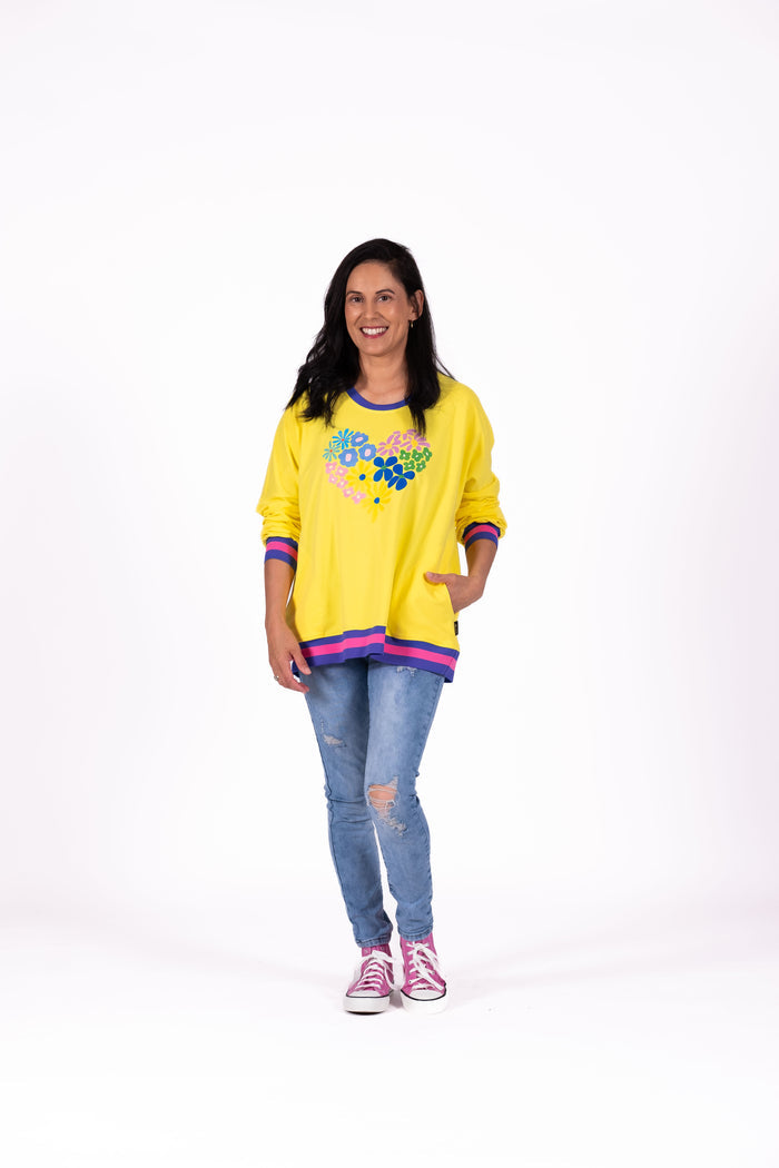 Jellicoe Sweatshirt Yellow Flower Heart
