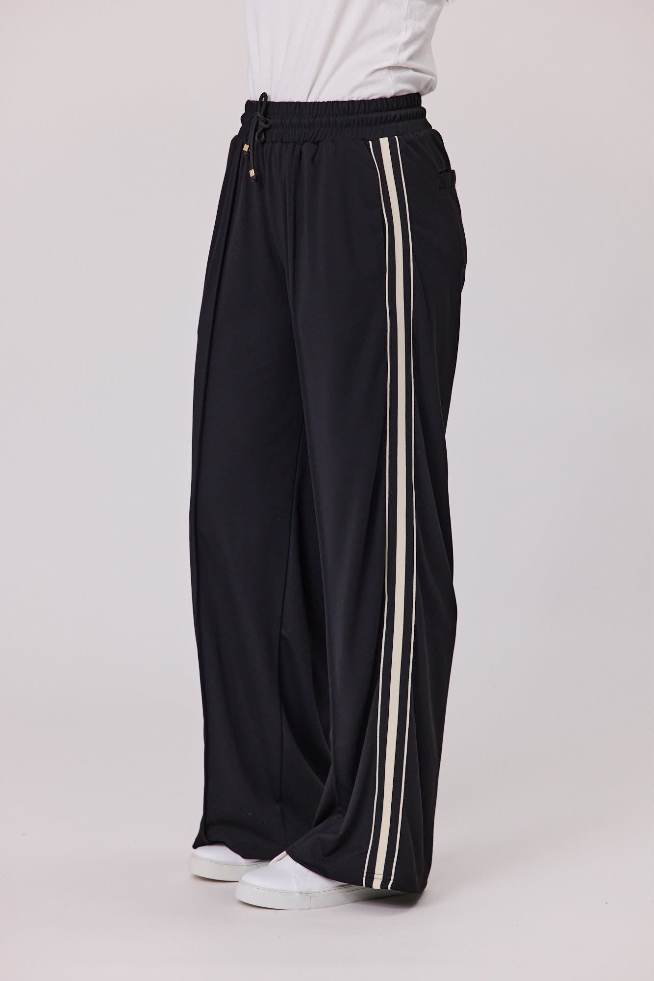 Jet blonde Side Tape Travel Pant